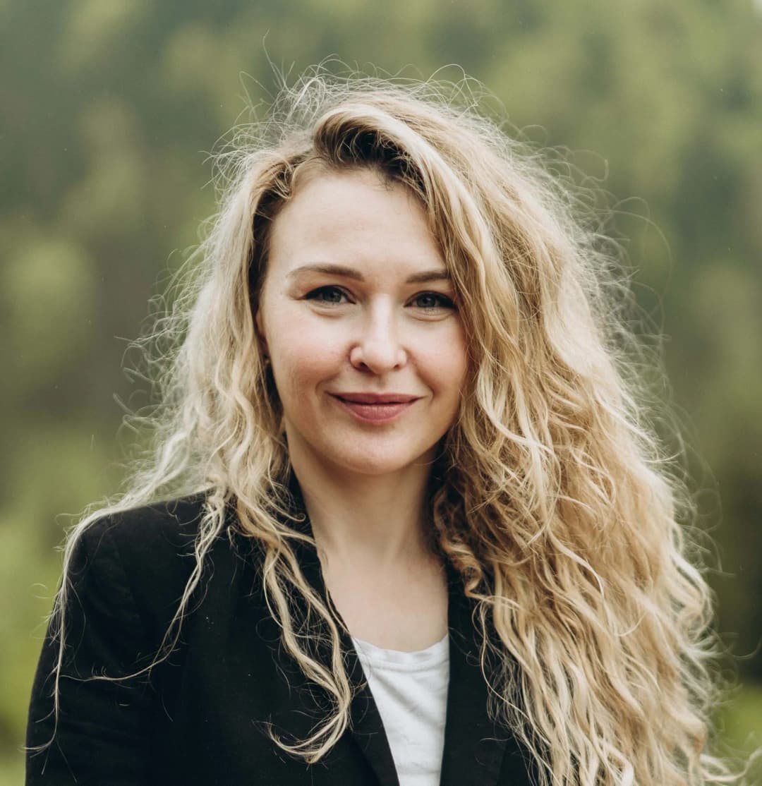 Elina Brynza Picture